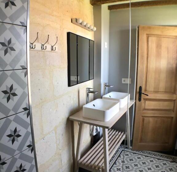 غرفة عائلية, Le Château De Coyolles