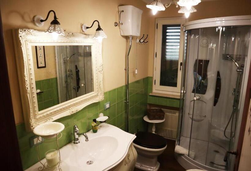 اتاق استاندارد یک تخته با سرویس بهداشتی مشترک, Relais Santa Croce All Eremo