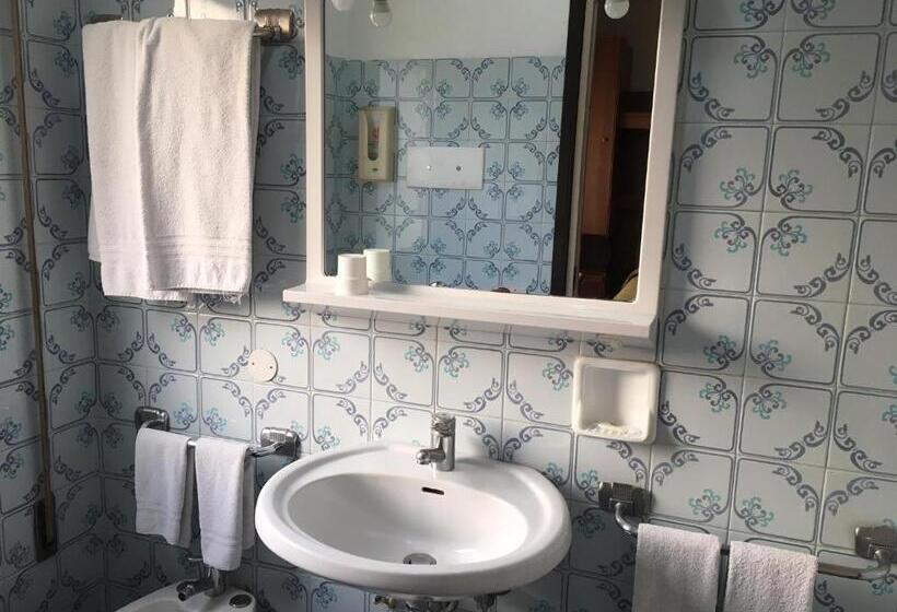 חדר סטנדרט לארבעה, Al Bersagliere