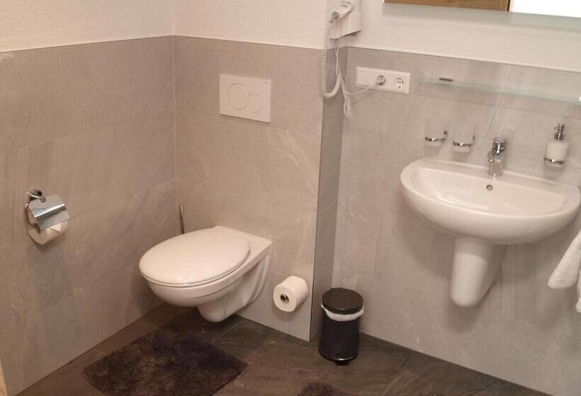 اتاق استاندارد یک نفره, Anker Garni