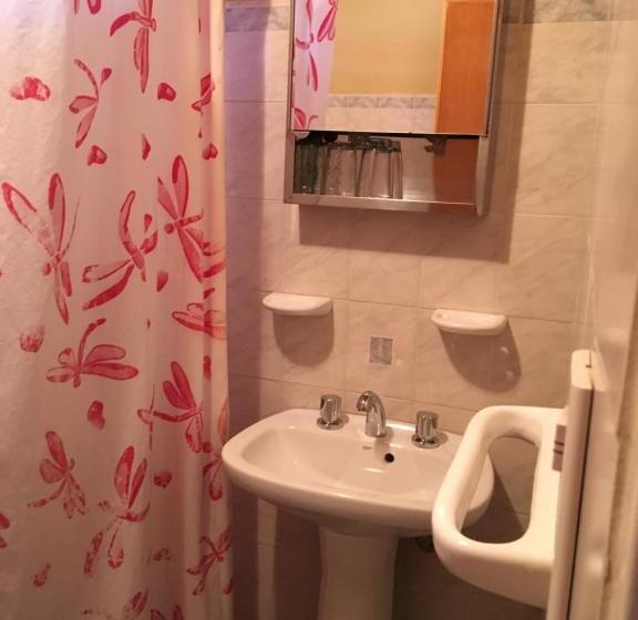 이코노미 룸, Los Dos Pinos