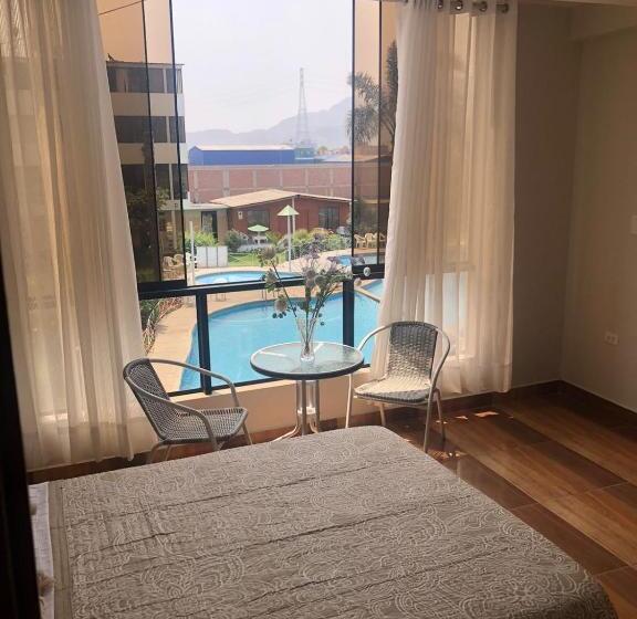 Номер Superior, Mi Pequeño Club