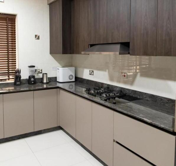 آپارتمان 1 خوابه با چشمانداز استخر, Metro Apartments