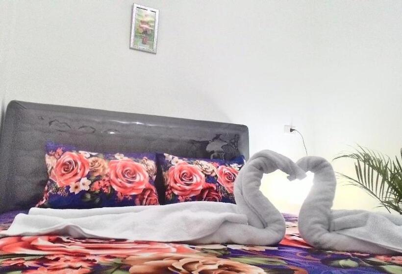 Дом 3 Спальни, Balige J&j Guest House 1