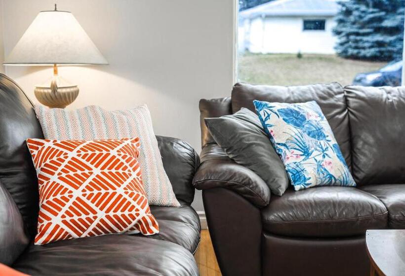 ویلای استاندارد با چشمانداز باغ, V Home By Heritage Park And Glenmore Reservoir