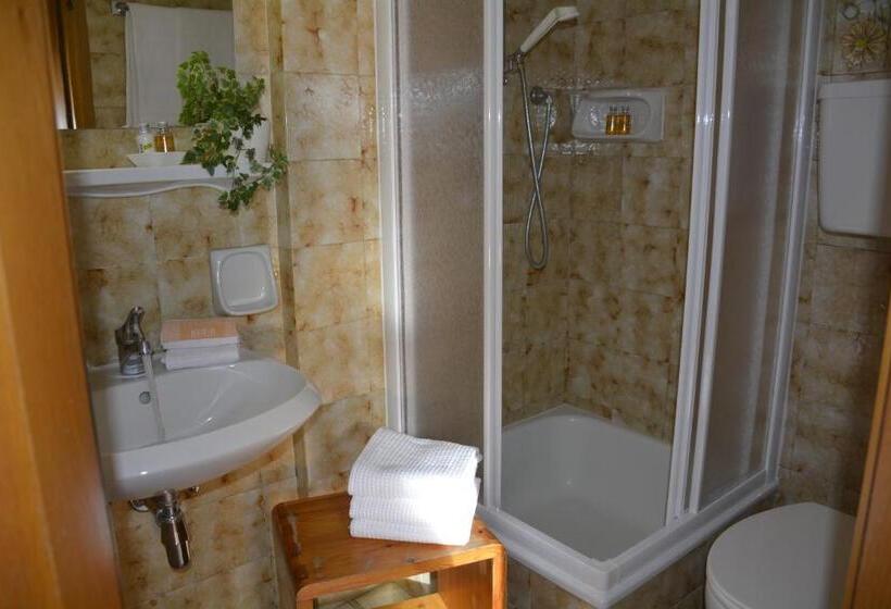 اتاق استاندارد سه نفره, Locanda Pensione Maria