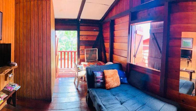 بانگلوی استاندارد با چشمانداز دریا, Gîtes Bb