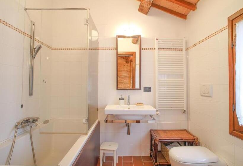 Полулюкс Повышенной Комфортности, Agriturismo Tenuta La Pila