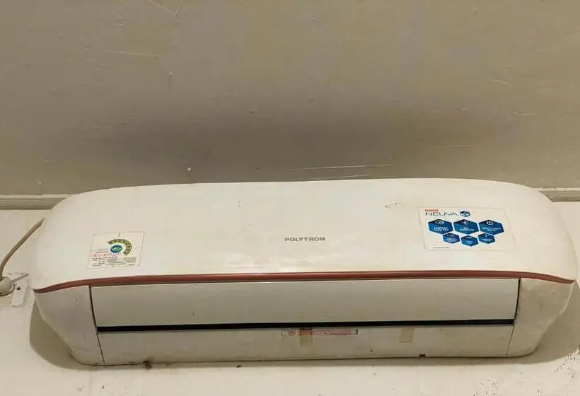スタンダードルーム, Oyo Life 93259 Kos Kurnia
