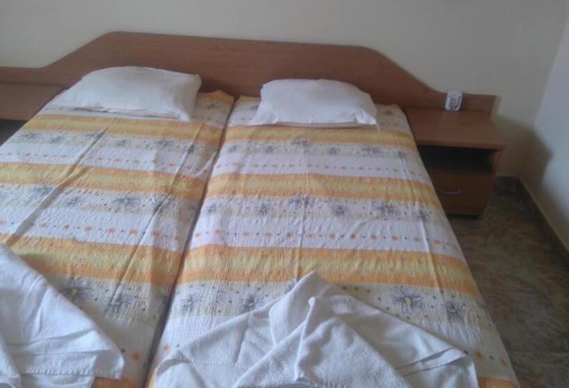 침실 1개 테라스 아파트, Palace