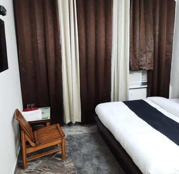 Номер Deluxe, Fabhotel Royal Inn