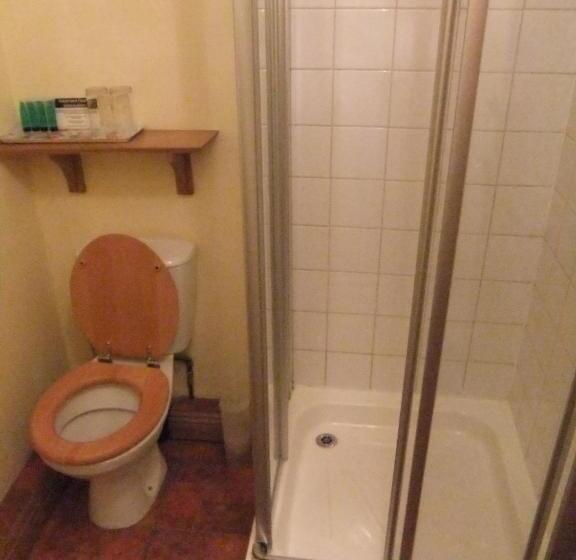 חדר סטנדרט, The New Inn