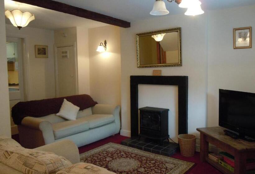 בית, 2 חדרי שינה, The New Inn