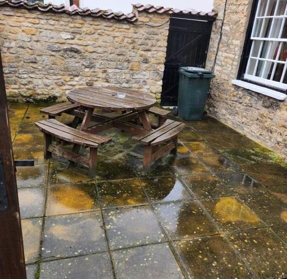 חדר סטנדרט, The New Inn