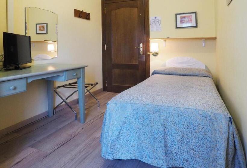 标准单人间, Tirolo