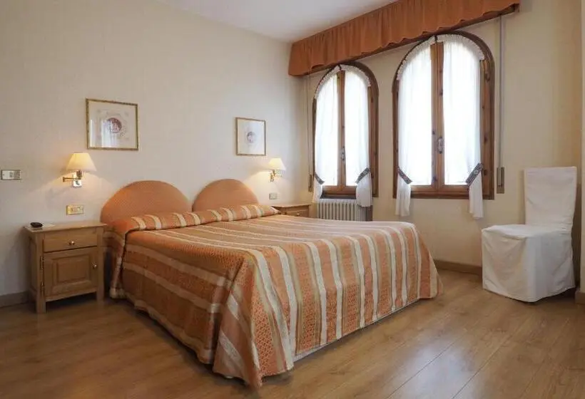 Standard-huone, Tirolo