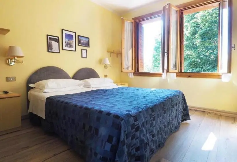 Standard Kolmen Hengen Huone, Tirolo