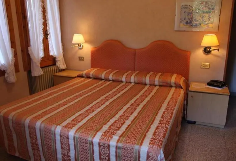 Standard Neljän Hengen Huone, Tirolo