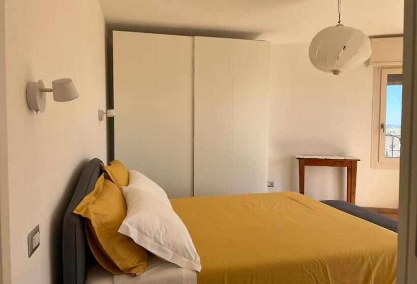 2 Bedroom Apartment with Views, Tirolo