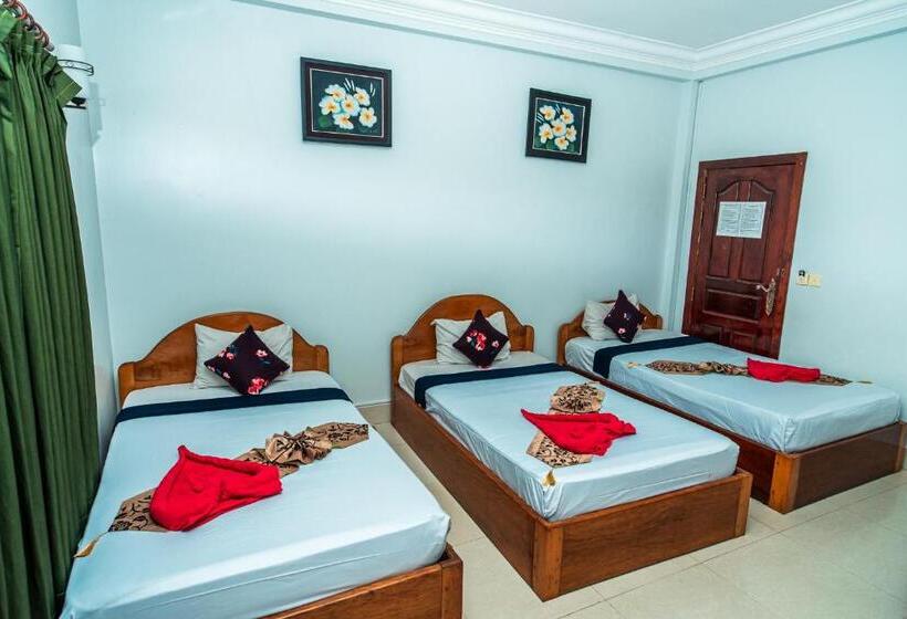 اتاق استاندارد سه نفره, Golden Papaya Guesthouse