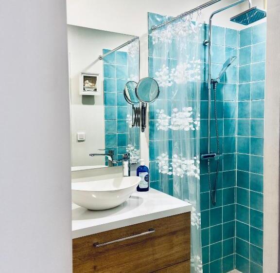 Апартаменты 1 Спальня, La Maison Bleue