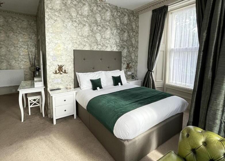 豪华套房, The Abbotsford