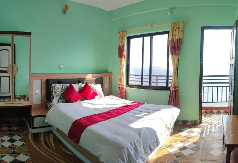 اتاق لوکس با بالکن, Sarangkot Hotel New Galaxy