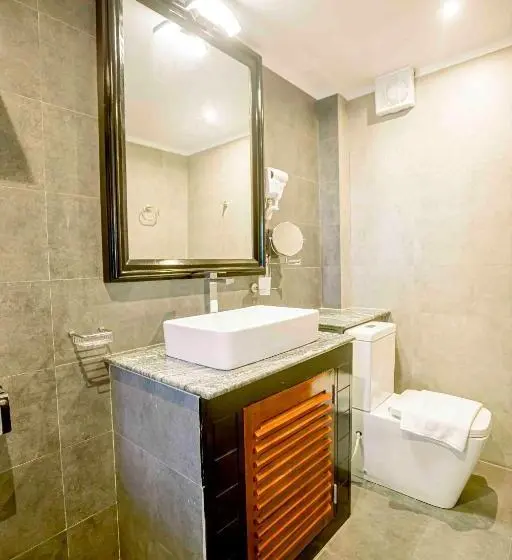 اتاق لوکس با بالکن و چشم‌انداز دریا, Emerald Bay Resort Mirissa
