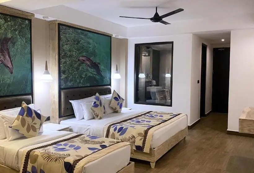 اتاق سه نفره سوپریور با چشم‌انداز دریا, Emerald Bay Resort Mirissa