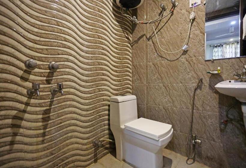 اتاق لوکس با بالکن, Airport City   Near Delhi International Airport