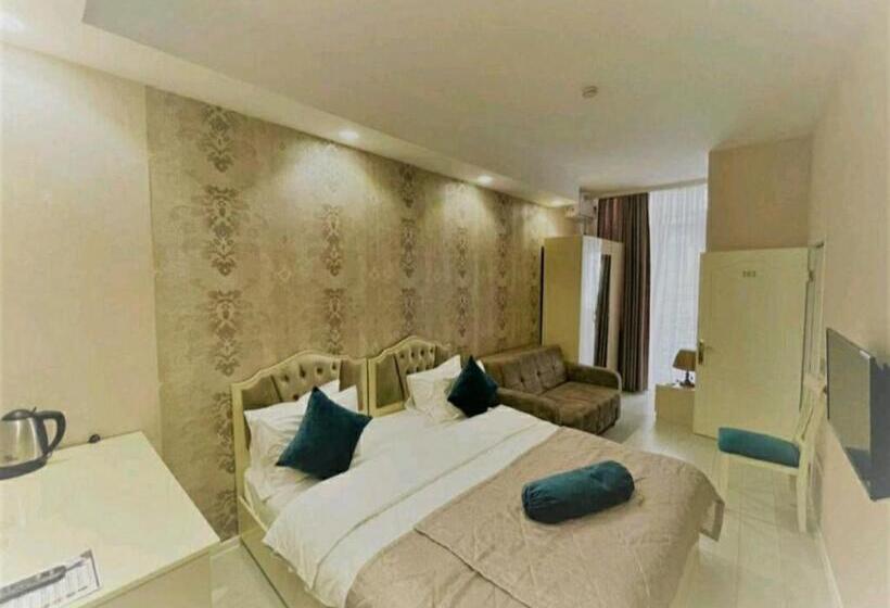 חדר סטנדרט לארבעה, Sands Of Time Apart