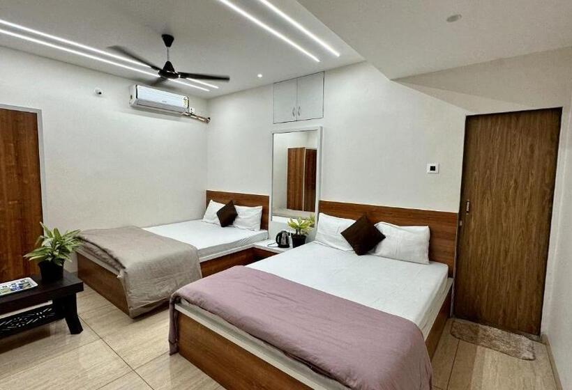 غرفة عائلية, Iris Villa   Nagaon Beach