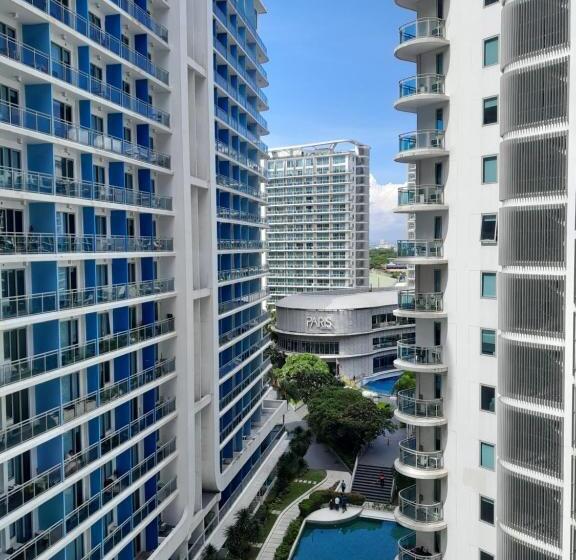 استودیوی استاندارد, Azure Urban Resort Bahamas Tower