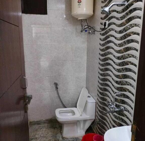 Triple Classic Room, Capital O Paradise Residency  Near Lotus Temple