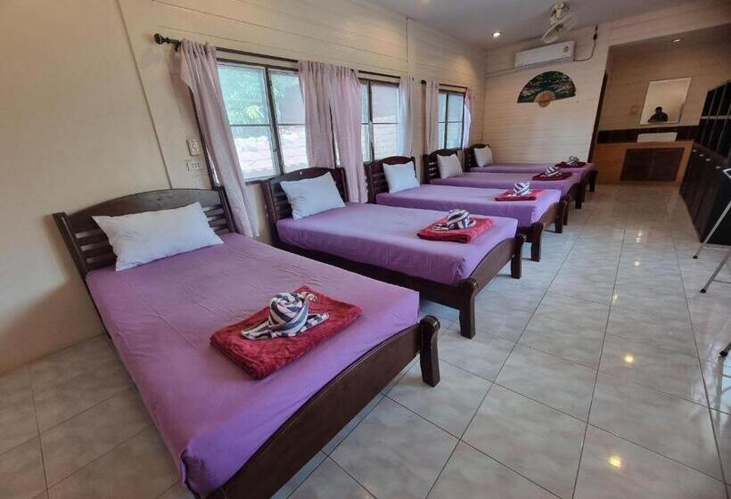 ルームシェアのワンベッド, Lotus Hostel Beach Koh Tao