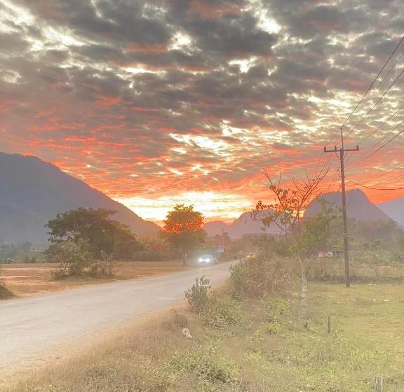 Четырехместный Номер Стандарт Вид на Сад, Dd Guest House