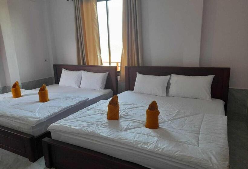 Четырехместный Номер Стандарт Вид на Сад, Dd Guest House