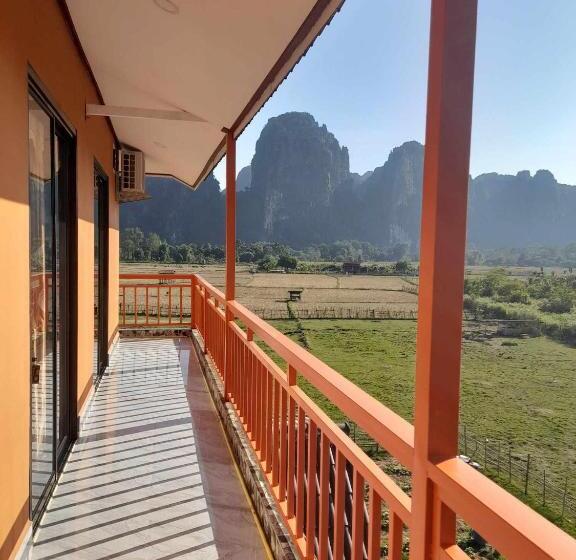 Четырехместный Номер Стандарт Вид на Сад, Dd Guest House