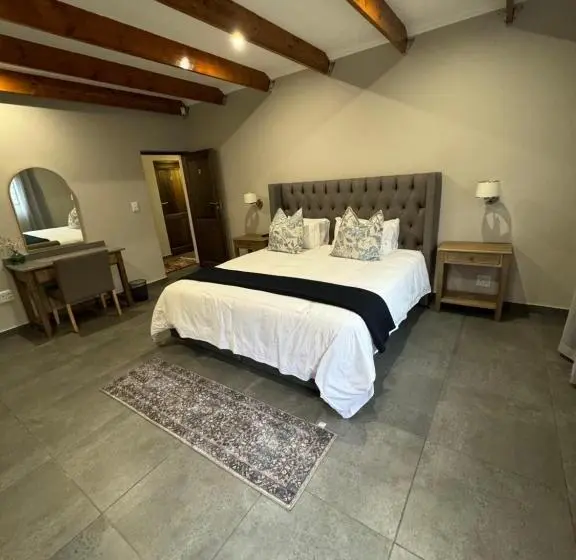 キングサイズベッドのスーペリアルーム, De Akker Guest House Louis Trichardt