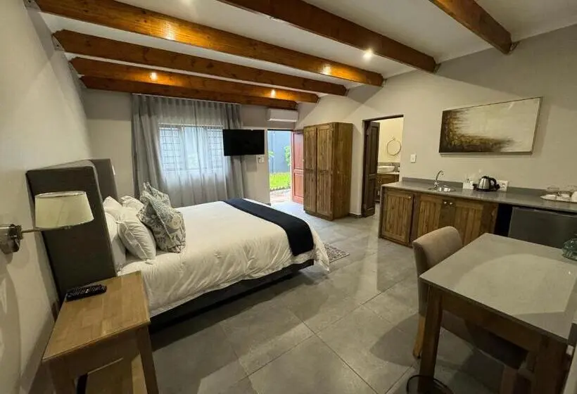 キングサイズベッドのスーペリアルーム, De Akker Guest House Louis Trichardt