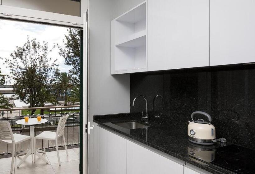 Номер Deluxe Вид на Море, King David Suites By Madeira Sun Travel