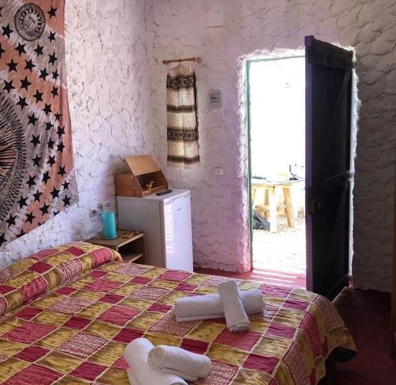 اتاق چهار تخته با دستشویی مشترک, Le Pleadi