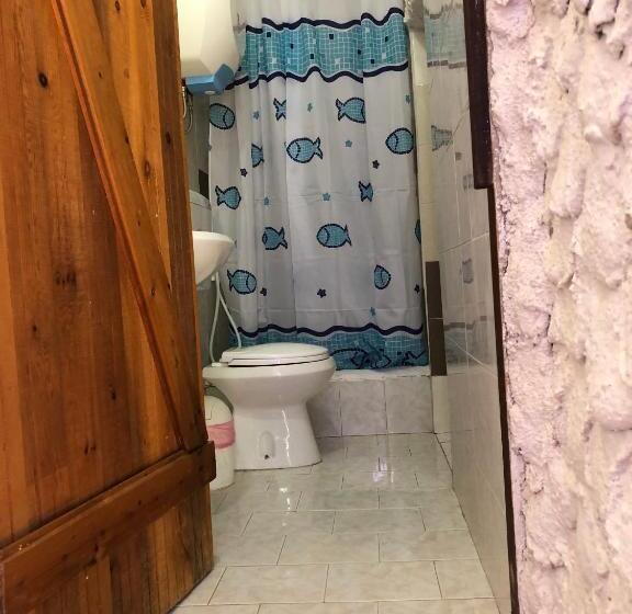 اتاق چهار تخته با دستشویی مشترک, Le Pleadi