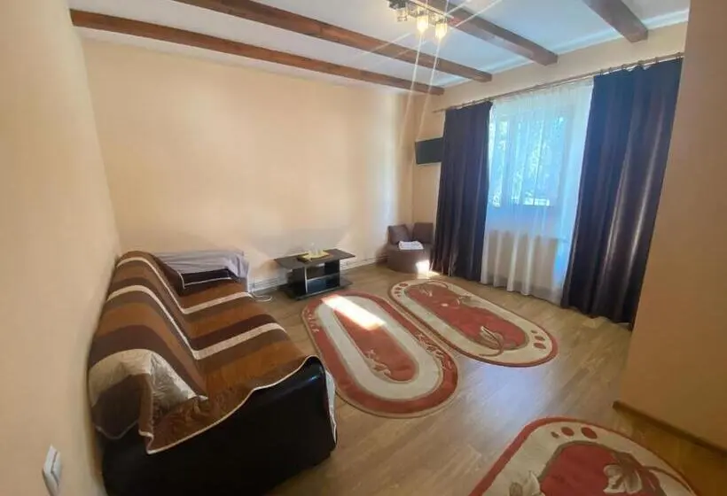 ファミリールーム, Pensiunea Casa Frasin