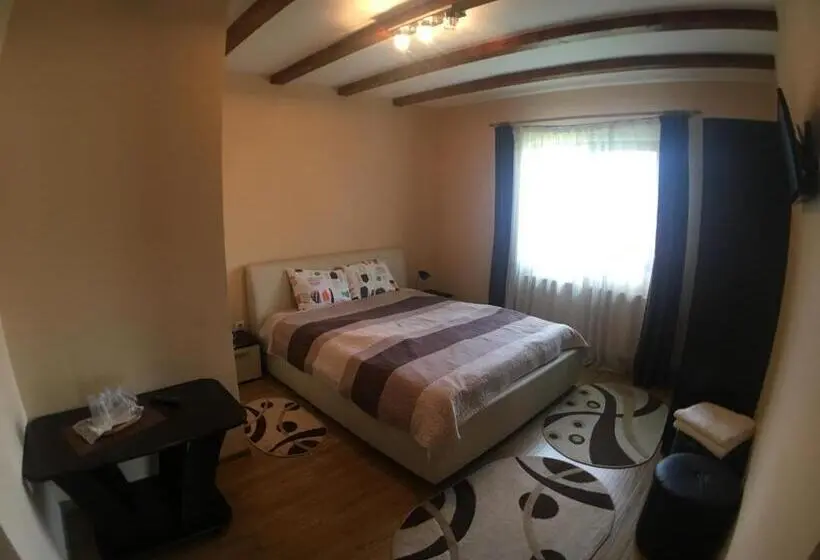 ファミリールーム, Pensiunea Casa Frasin
