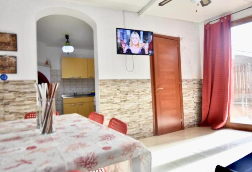 דירת חדר, Villa Gaudì