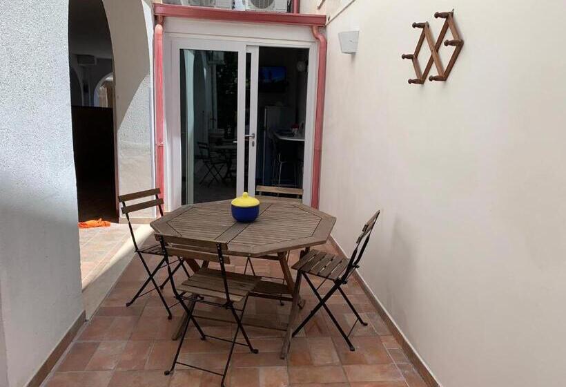 דירת חדר בקומת קרקע, Villa Gaudì