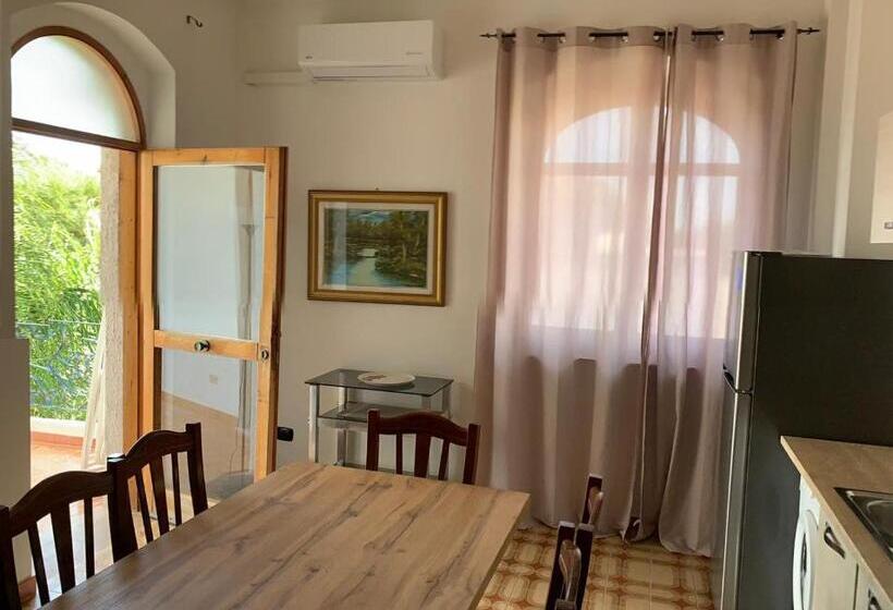 דירת שלושה חדרים, Villa Gaudì