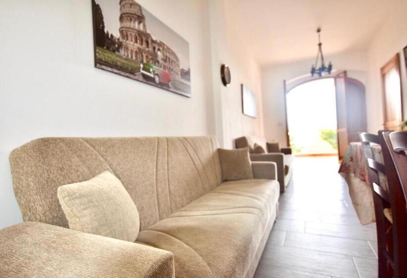 דירת שלושה חדרים, Villa Gaudì