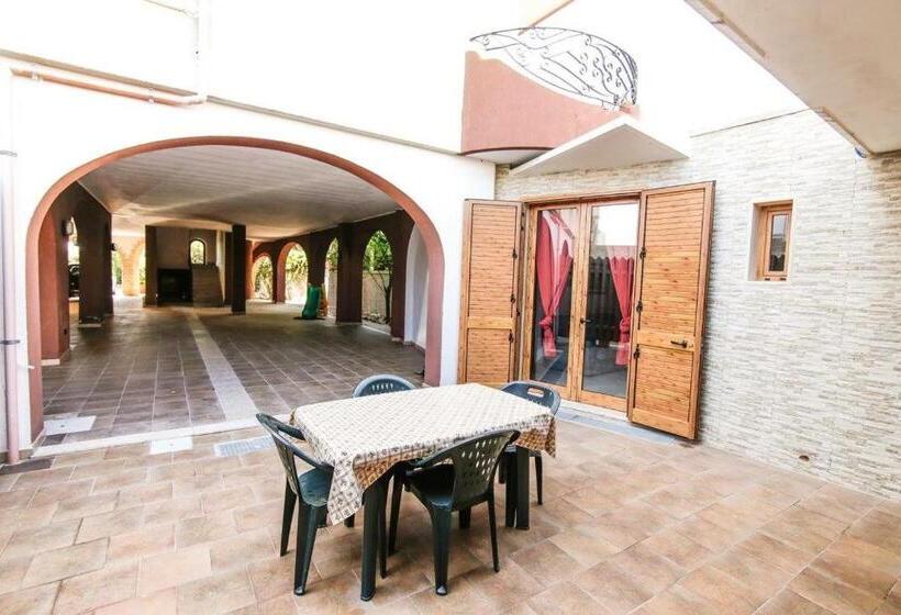 דירת חדר, Villa Gaudì